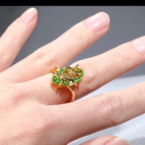 NEW Oval Emerald 925 Sterling Silver Ring - Picture 2 of 5